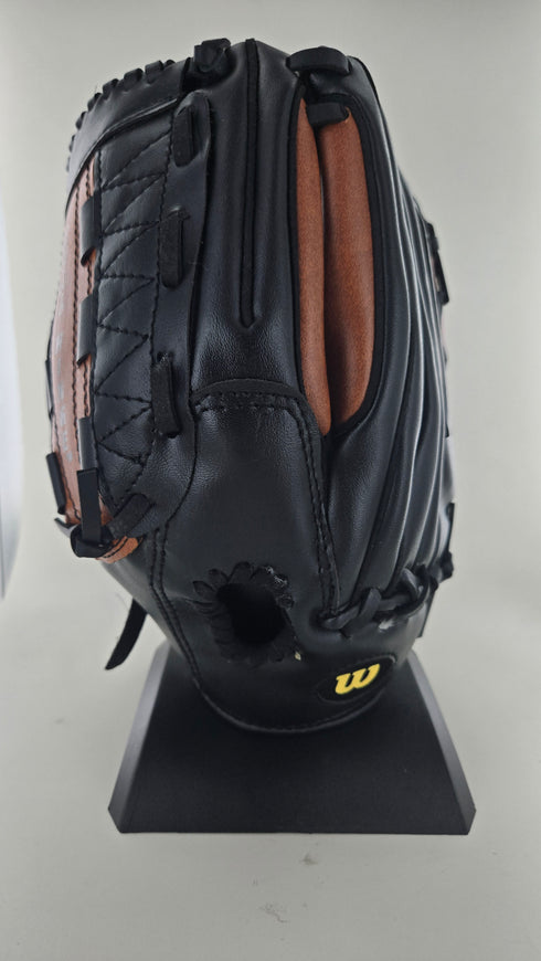 Wilson 11in Youth Glove LEFT HAND THROW BG301
