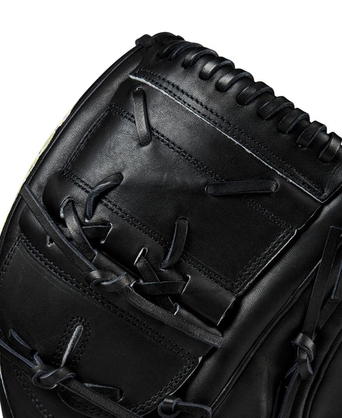 Wilson Classics Series A2000 B2 12in Pitcher's Glove