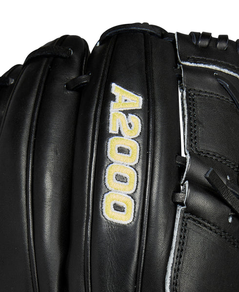 Wilson Classics Series A2000 B2 12in Pitcher's Glove