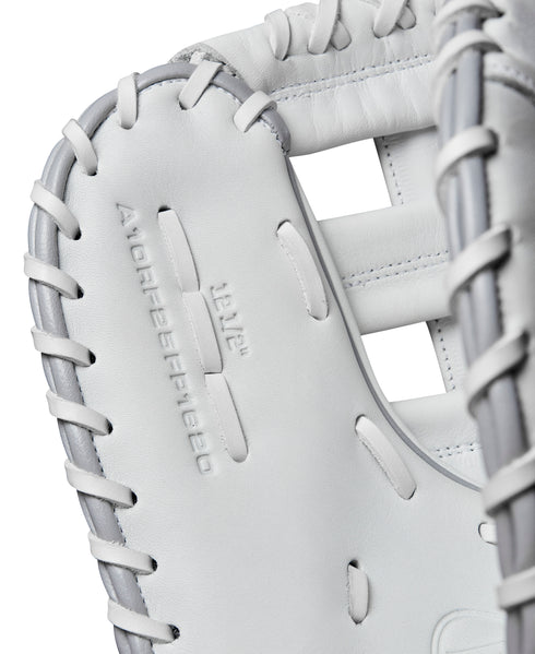 Wilson 2025 A1000® 1620 12.5in Softball First Base Glove