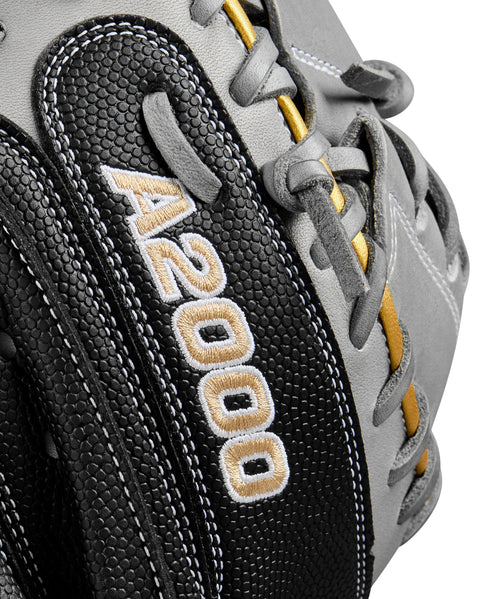 Wilson Spring 2025 A2000® FPCM23SS 34in Softball Catcher’s Mitt