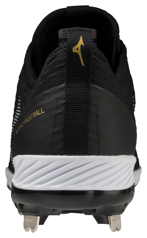 Mizuno Dominant 4 Metal Cleats